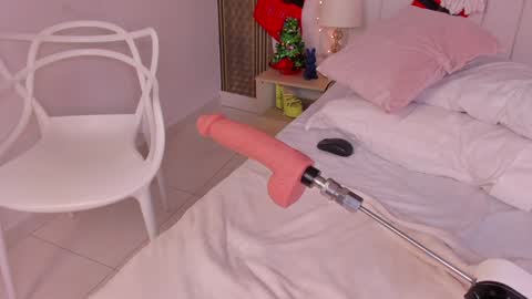 Snapshot of _dakota_a chatting on December 2024 09:48:01 PM Dakota online show from December 2024 09:48:01 PM