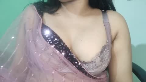 _dreamgirl_0 online show from April 2026 12:53:01 AM
