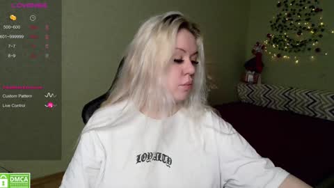 Snapshot of _elven_dreams__ chatting on December 2024 08:40:01 AM chloue and Gretta online show from December 2024 08:40:01 AM