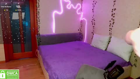 Snapshot of _elven_dreams__ chatting on January 2025 07:59:02 PM chloue and Gretta online show from January 2025 07:59:02 PM