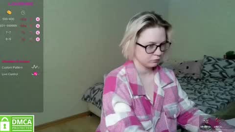 Snapshot of _elven_dreams__ chatting on March 2025 09:32:02 AM chloue and Gretta online show from March 2025 09:32:02 AM