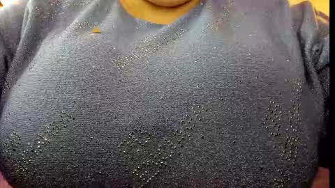 Emily  online show from November 2025 12:18:02 PM