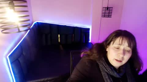 Emily  online show from December 2025 11:26:02 AM