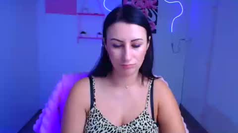 Snapshot of _emma_lay chatting on November 2025 12:50:02 PM Emma online show from November 2025 12:50:02 PM