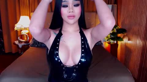 _empressvalerie_ online show from January 2026 01:41:02 AM