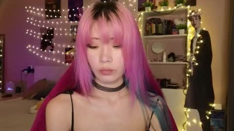 EveEva online show from March 2026 03:30:01 AM