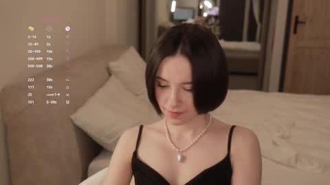 Essie  online show from March 2026 03:40:01 PM