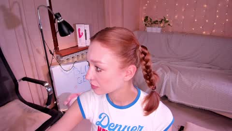 Lola 3  online show from December 2024 02:46:02 PM