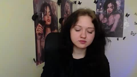 Snapshot of _foxy_lady chatting on April 2026 06:05:01 AM Alice online show from April 2026 06:05:01 AM