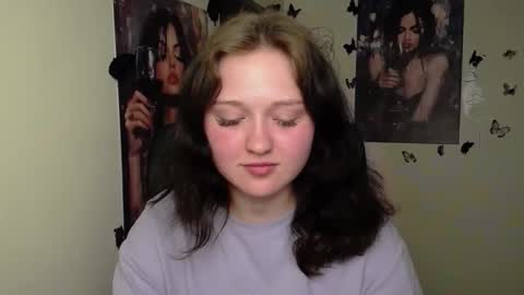 Snapshot of _foxy_lady chatting on May 2026 06:16:02 PM Alice online show from May 2026 06:16:02 PM