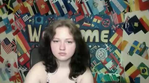 Snapshot of _foxy_lady chatting on May 2026 06:53:01 AM Alice online show from May 2026 06:53:01 AM