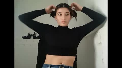 Snapshot of _genesid_dixton chatting on January 2025 09:07:01 PM Mia-foster online show from January 2025 09:07:01 PM