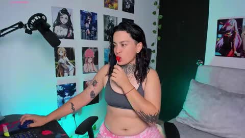 Snapshot of _gleep chatting on October 2025 01:05:01 AM LEEP online show from October 2025 01:05:01 AM