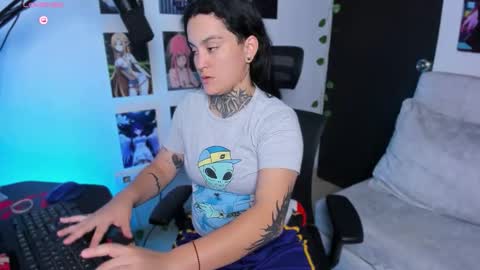 Snapshot of _gleep chatting on November 2025 01:48:02 AM LEEP online show from November 2025 01:48:02 AM