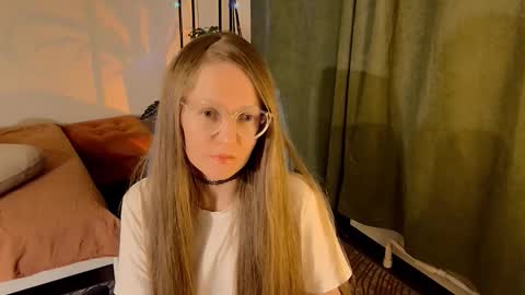 _goldilocks__ online show from October 2025 03:43:01 PM