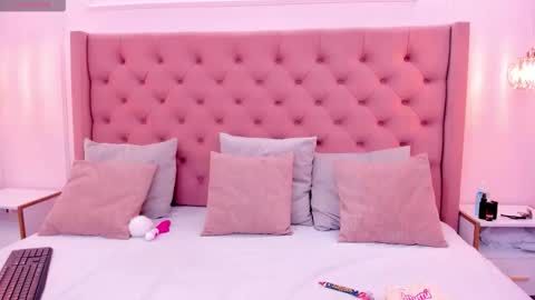 Hanna online show from November 2025 09:26:02 PM