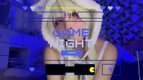 Snapshot of _heavenly_blue_ chatting on November 2025 03:27:01 AM Bluey online show from November 2025 03:27:01 AM