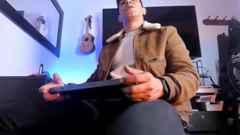 Snapshot of _heracles1 chatting on December 2024 03:45:02 PM Heracles online show from December 2024 03:45:02 PM