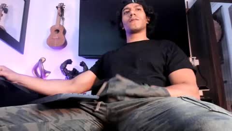 Snapshot of _heracles1 chatting on October 2025 03:43:01 PM Heracles online show from October 2025 03:43:01 PM