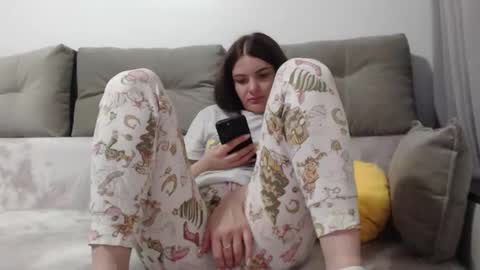 Criss4u online show from April 2026 06:28:01 PM