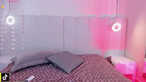 Snapshot of _huge_boobs_ebony chatting on September 2025 07:38:01 PM Darlis online show from September 2025 07:38:01 PM