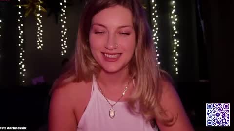 Snapshot of _hypnotic_gaze_ chatting on March 2025 11:18:02 AM Nessy online show from March 2025 11:18:02 AM