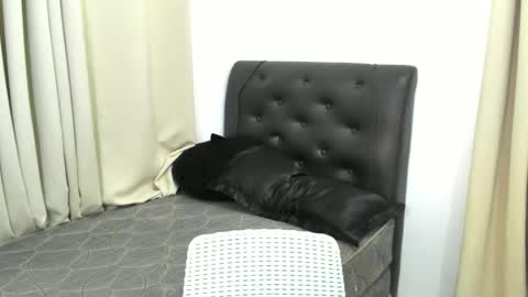 Snapshot of _imwithyou69_ chatting on November 2025 05:17:01 PM yanie online show from November 2025 05:17:01 PM