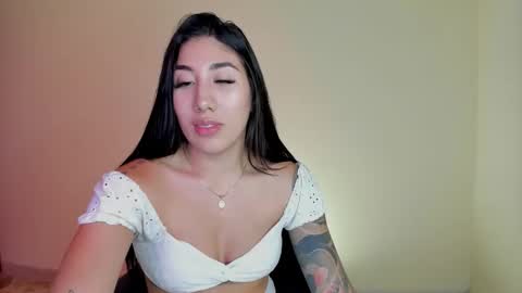 Isabella online show from November 2025 10:41:01 PM