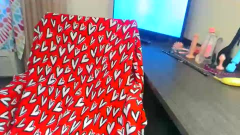 Snapshot of _ittybitty chatting on January 2025 01:05:02 PM  ittybitty online show from January 2025 01:05:02 PM