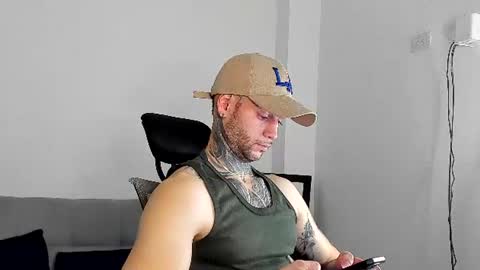 Snapshot of _jamesleandros chatting on July 2026 08:01:01 PM jeison online show from July 2026 08:01:01 PM