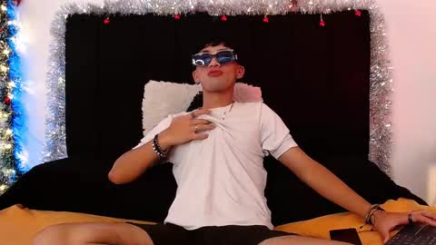 Snapshot of _johan_smith chatting on December 2025 11:14:02 AM Johan online show from December 2025 11:14:02 AM