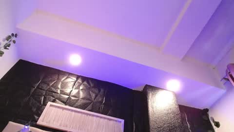 Snapshot of _johana18 chatting on December 2024 04:47:02 PM Mia online show from December 2024 04:47:02 PM