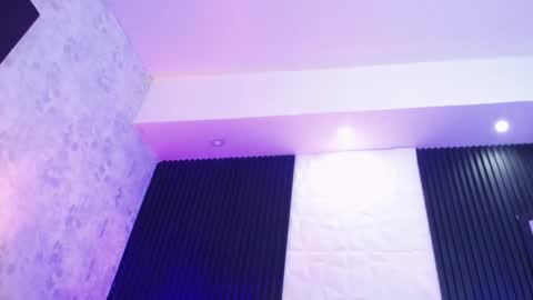 Snapshot of _johana18 chatting on December 2024 05:14:02 PM Mia online show from December 2024 05:14:02 PM