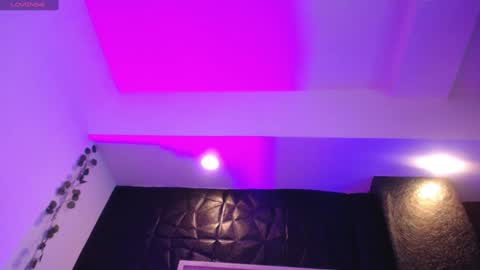 Snapshot of _johana18 chatting on December 2024 04:51:02 PM Mia online show from December 2024 04:51:02 PM