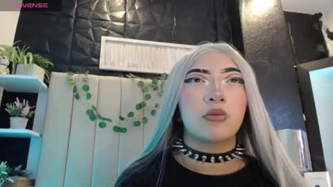 Snapshot of _johana18 chatting on January 2025 05:18:01 PM Mia online show from January 2025 05:18:01 PM