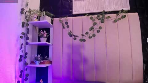 Snapshot of _johana18 chatting on January 2025 05:02:01 PM Mia online show from January 2025 05:02:01 PM