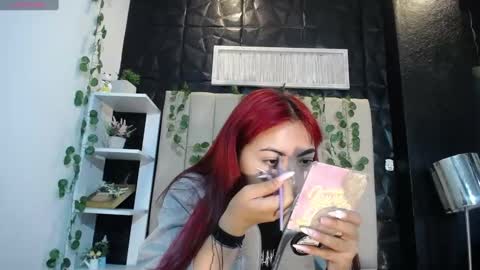 Snapshot of _johana18 chatting on January 2025 12:58:02 PM Mia online show from January 2025 12:58:02 PM