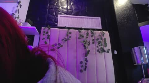 Snapshot of _johana18 chatting on January 2025 07:03:01 PM Mia online show from January 2025 07:03:01 PM