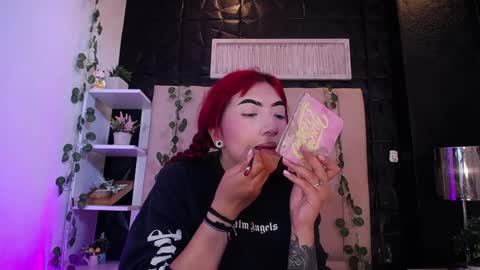 Snapshot of _johana18 chatting on February 2025 02:02:01 PM Mia online show from February 2025 02:02:01 PM