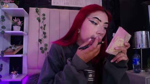 Snapshot of _johana18 chatting on February 2025 04:58:01 PM Mia online show from February 2025 04:58:01 PM