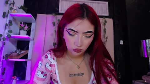 Snapshot of _johana18 chatting on February 2025 02:04:02 PM Mia online show from February 2025 02:04:02 PM