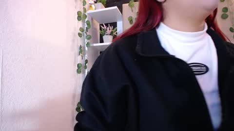 Snapshot of _johana18 chatting on March 2025 01:03:02 PM Mia online show from March 2025 01:03:02 PM