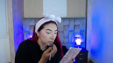 Snapshot of _johana18 chatting on September 2025 01:44:02 PM Mia online show from September 2025 01:44:02 PM