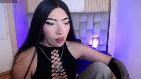 Snapshot of _johana18 chatting on September 2025 02:42:01 PM Mia online show from September 2025 02:42:01 PM