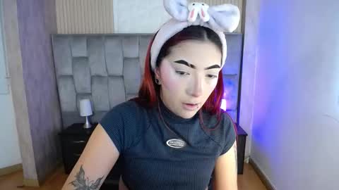 Snapshot of _johana18 chatting on October 2025 02:18:02 PM Mia online show from October 2025 02:18:02 PM