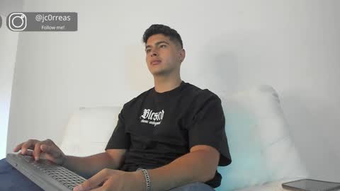 _juanes__ online show from December 2024 03:21:01 PM