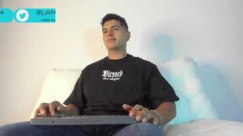 _juanes__ online show from December 2024 09:16:01 PM