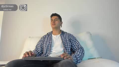 _juanes__ online show from December 2024 06:25:01 PM