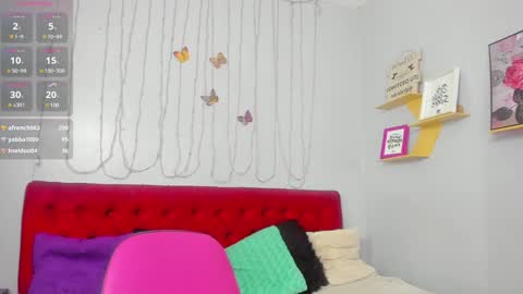 Snapshot of _julieta_love chatting on December 2024 11:50:02 PM julieta online show from December 2024 11:50:02 PM