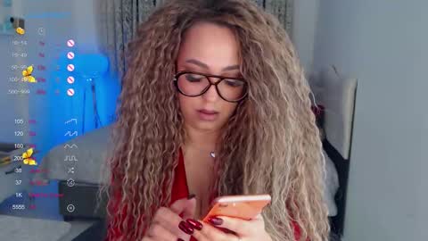 Snapshot of _just_a_queen_3 chatting on December 2025 09:03:01 AM _just_a_queen_3 online show from December 2025 09:03:01 AM